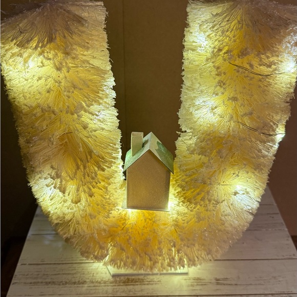 Anthropologie Festive Sisal Light Up Diorama